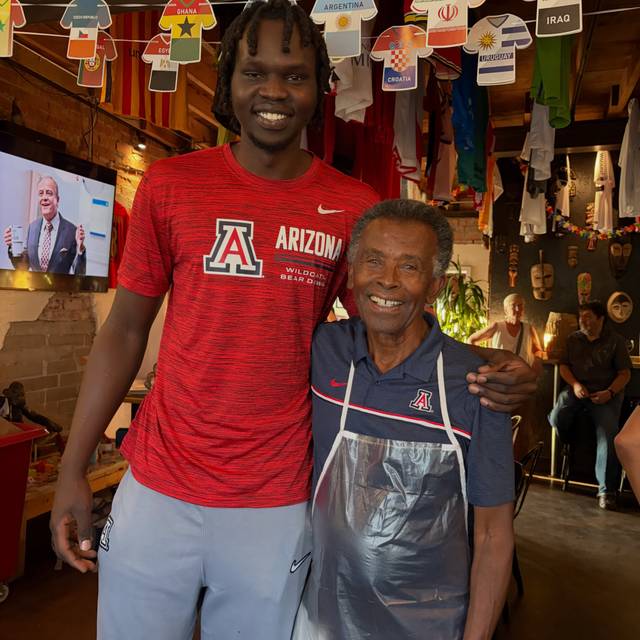 U of A, Tucson basketball stars team up to support refugee camp — photo 3